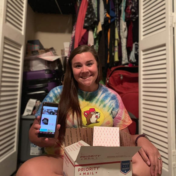 ๐๐๐๐ป Posh Ambassador, Michelle ๐ฅฐ๐บ๐ธ๐ง๐ผโโ๏ธ - Picture 3 of 8